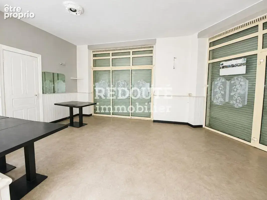 Local commercial avec appartement - photo 3