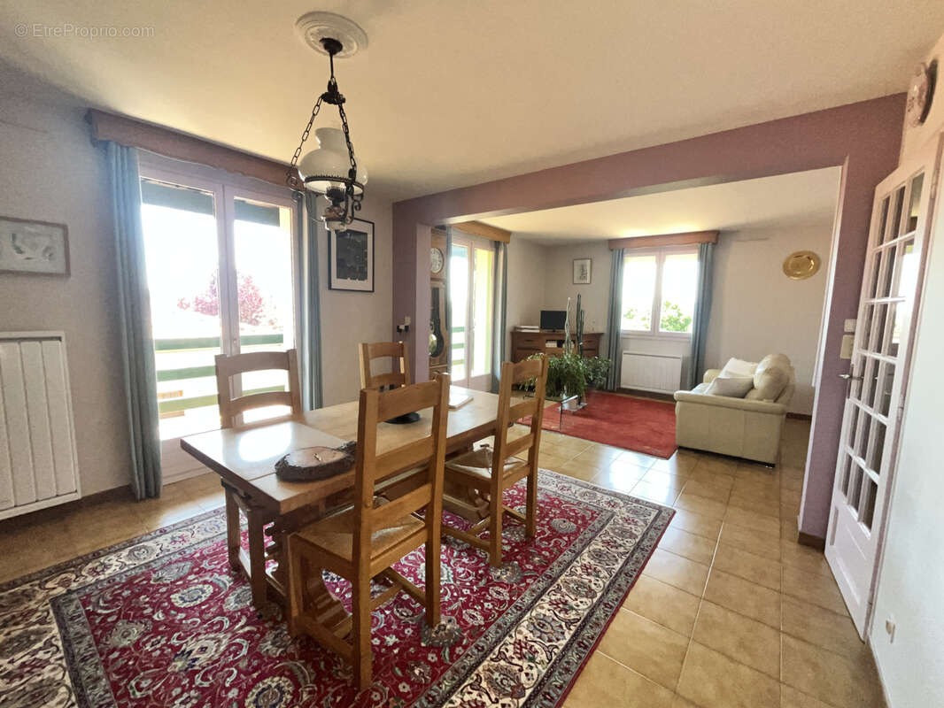 Maison à MAUVEZIN
