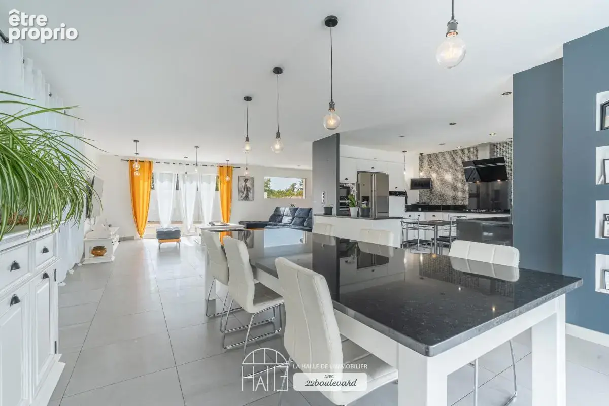 Maison 250 m² à Le Vigen  - photo 5