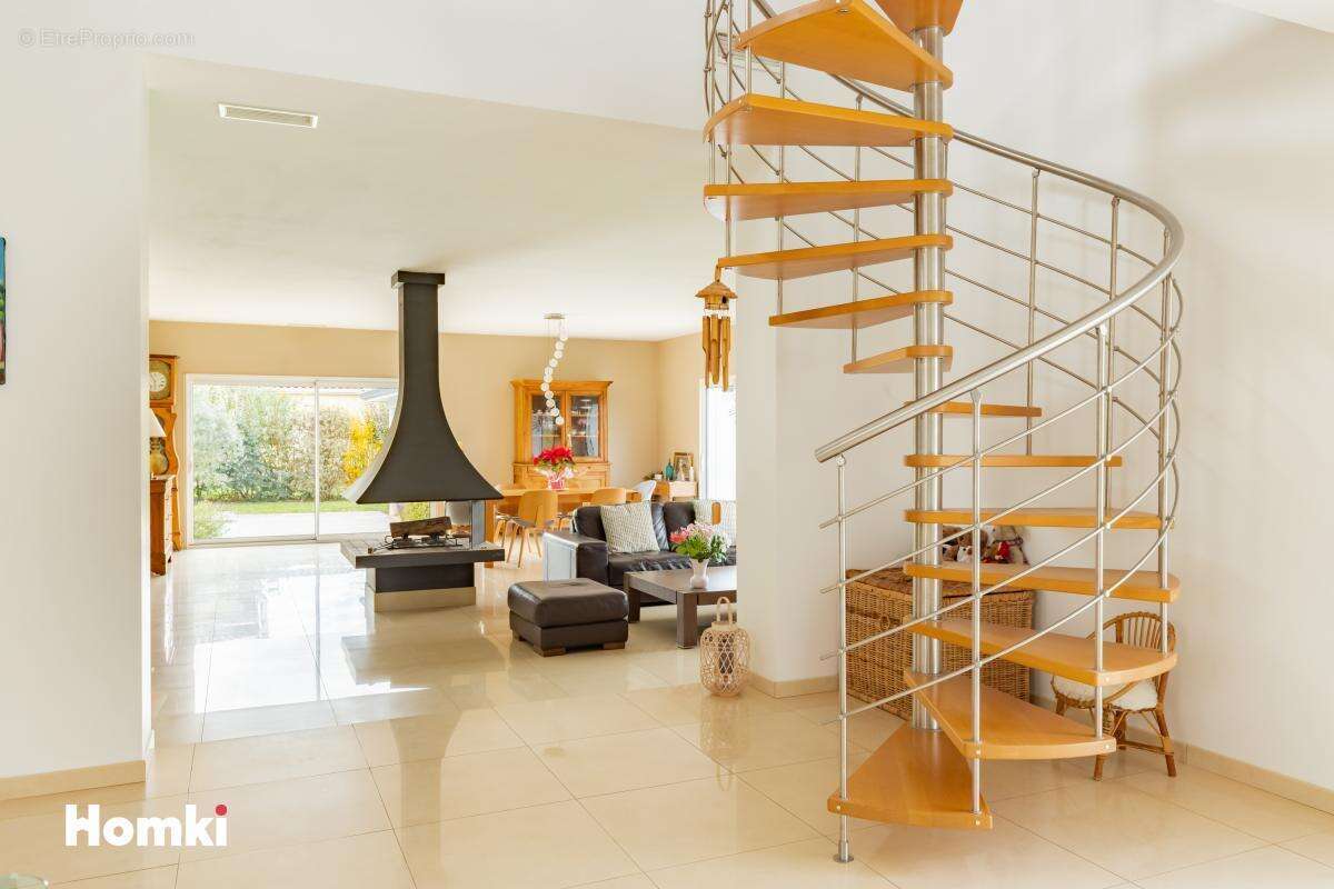 Maison à PECHBONNIEU