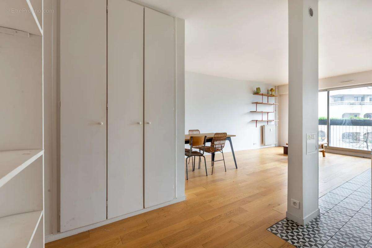 Appartement à PARIS-19E