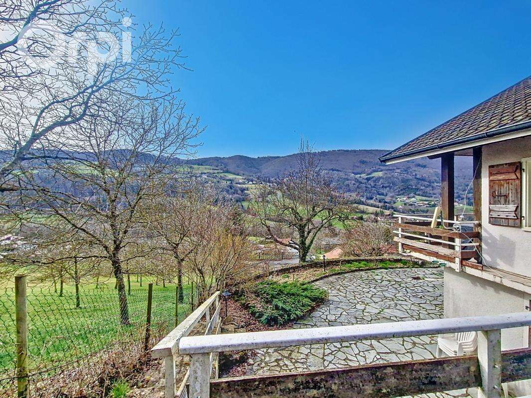 À Vendre maison 232 m2 et logement 50 m2 - photo 2
