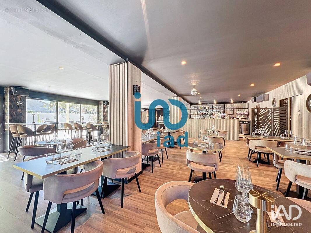 Photo 1 - Commerce à L'ISLE-SUR-LA-SORGUE