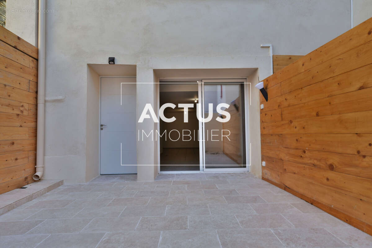 Maison 141 m² à Eyragues  - photo 9