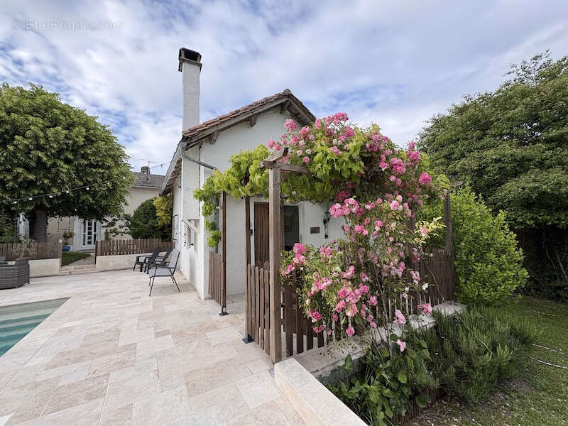 Maison à BONNES