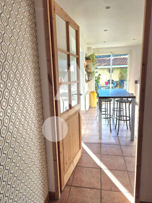 EXCLUSIVITÉ ! Maison de ville familiale 146 m² .  À 15 min de Lyon - photo 8