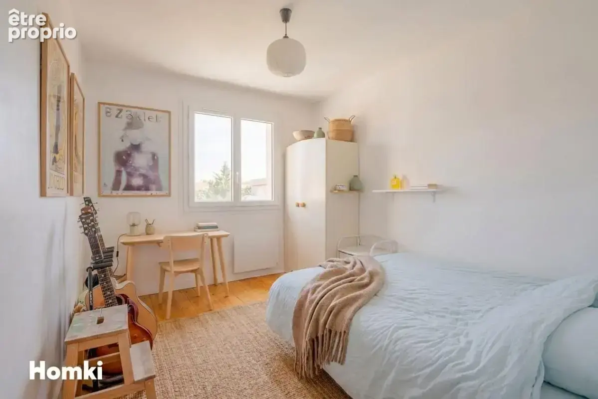 T3 (poss T4) de 68 m² - Balcon - Cave - Gratte-Ciel - photo 6