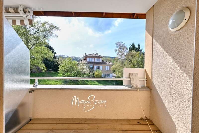 Appartement à THURINS