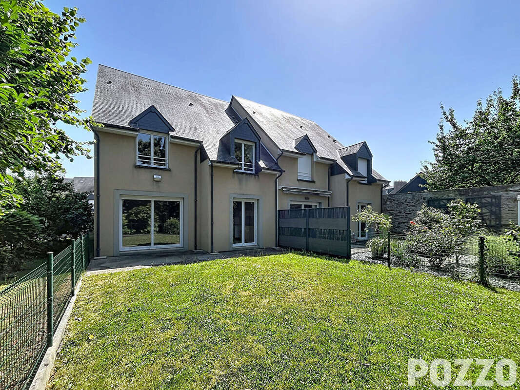 A Vendre - Vire Normandie - Maison 6 pièce(s) 119.5 m² - Vie de plain pied - Centre ville - photo 2