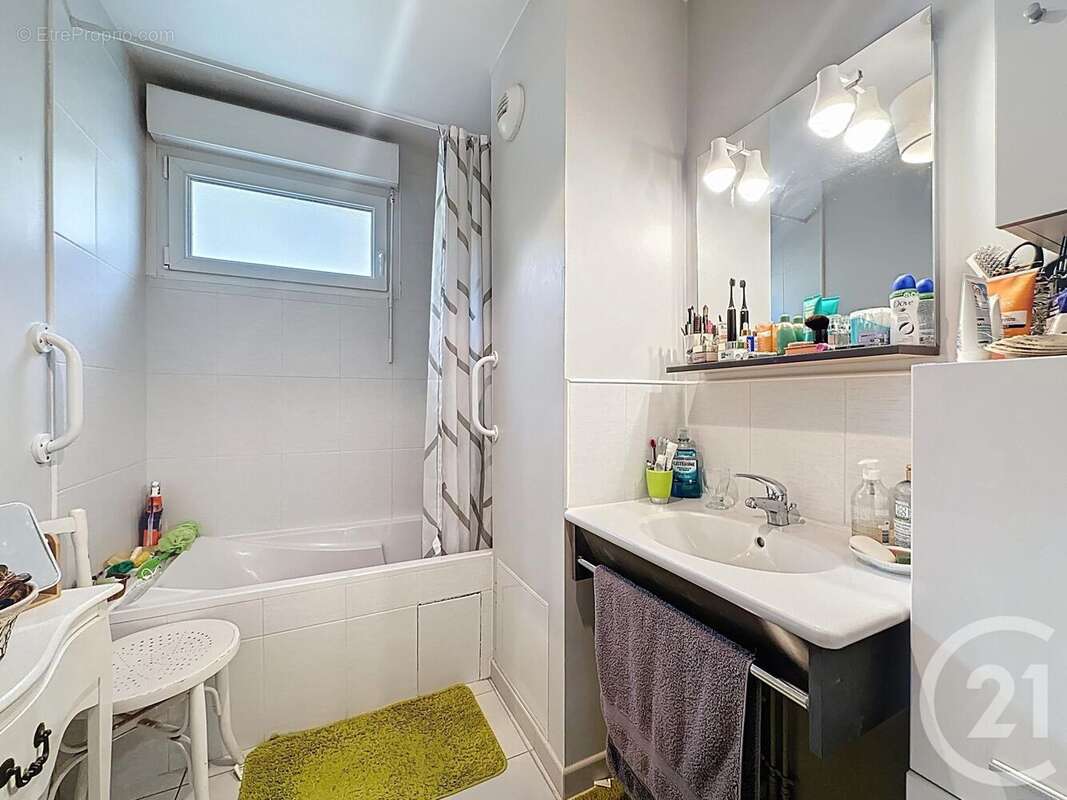 Appartement à SAINTE-SAVINE