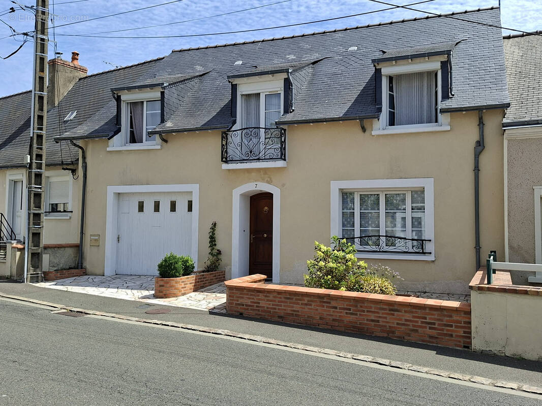 Maison à NOYEN-SUR-SARTHE