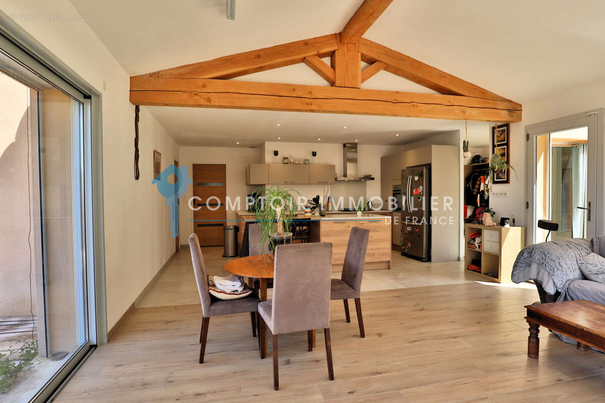 Maison à SAINT-SATURNIN-LES-APT