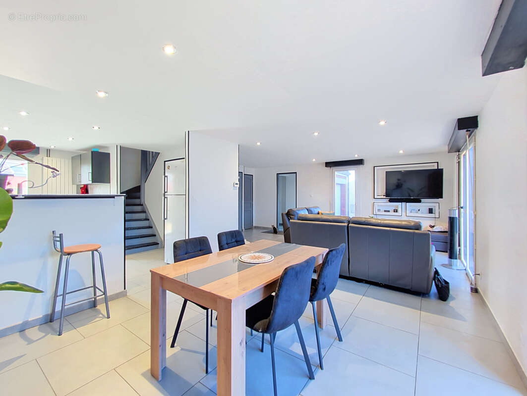 Maison semi-individuelle • 3 chambres • Garage • Jardin • 59264 Onnaing - photo 5