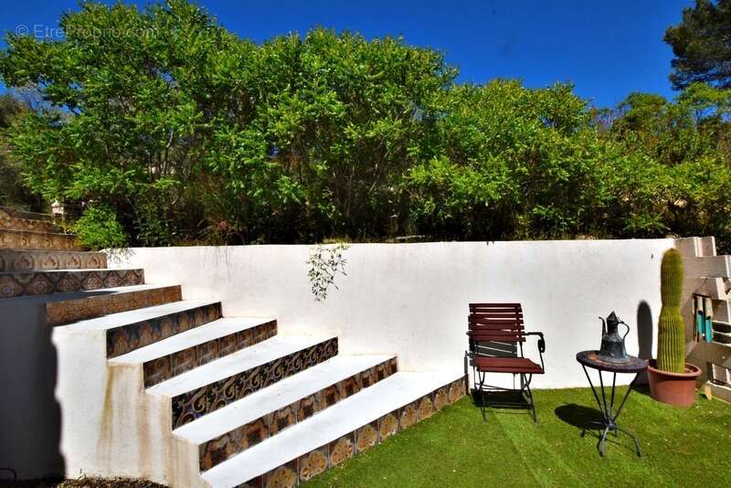 Maison à SOLLIES-TOUCAS