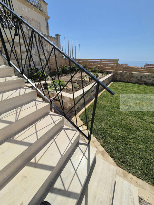 Appartement à MENTON