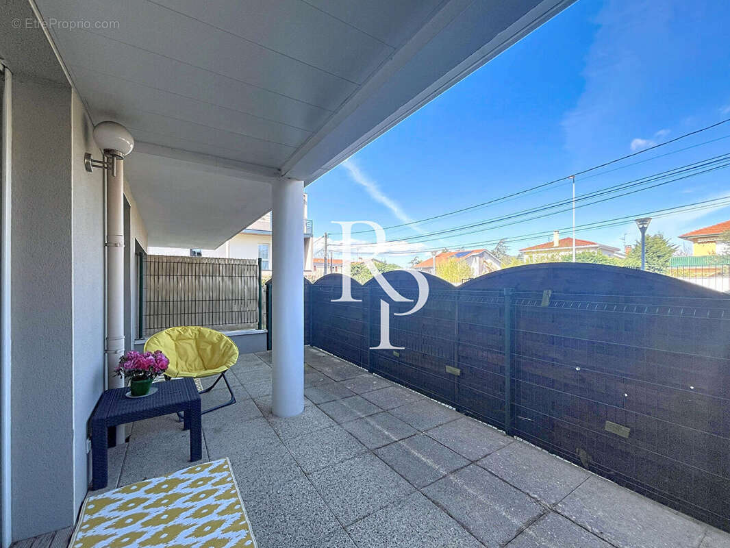 Appartement à CRAPONNE