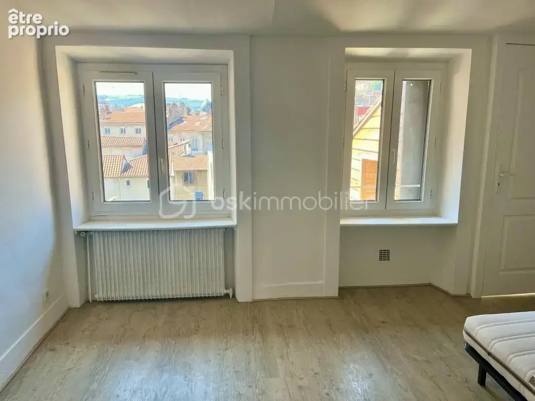 Centre Ville T2 55 m² Traversant Faibles charges Bon état - photo 7