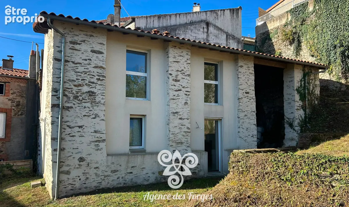 Maison à MONTREVAULT