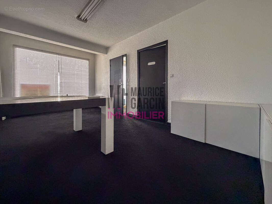 Commerce 66 m² à Carpentras  - photo 4