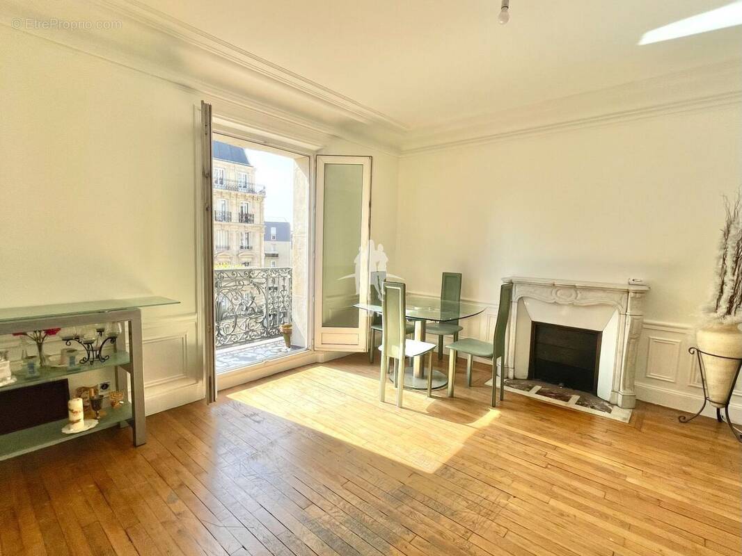 Appartement à PARIS-11E