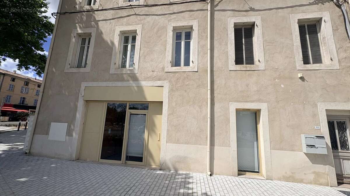 Immeuble de rapport sur boulevard à Carpentras - photo 10