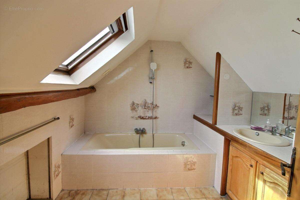 Maison 5 pièces de 100 m2 à vendre à MANTES LA VILLE (78) au prix de 237000 euros - photo 9