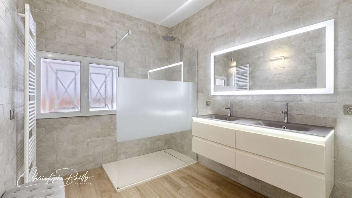 Maison familiale de 182 m² avec piscine et jardin arboré à Rouffiac-Tolosan (31180) - photo 6