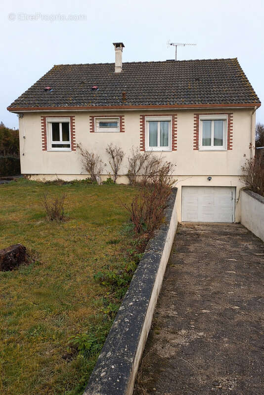 Maison à FOUQUEROLLES