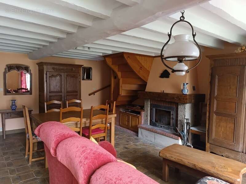 Maison à VERNET-LA-VARENNE