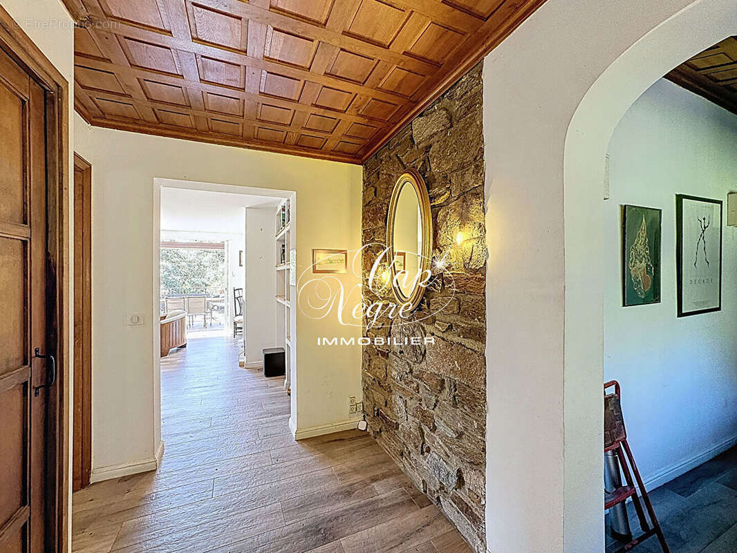 Maison à BORMES-LES-MIMOSAS