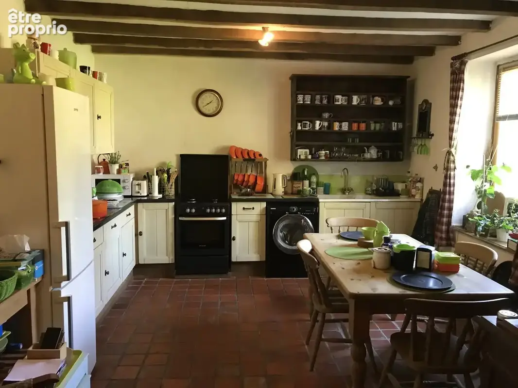 Ferme du début du  20ème siècle,  nombreuses dépendances, maison à rénover, piscine - photo 4