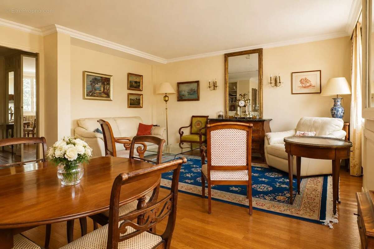 Appartement à VERSAILLES