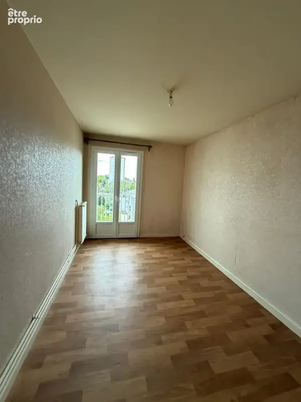 à Orléans : appartement 4 pièces avec 2 places parking et balcon traversant ascenceur - photo 6