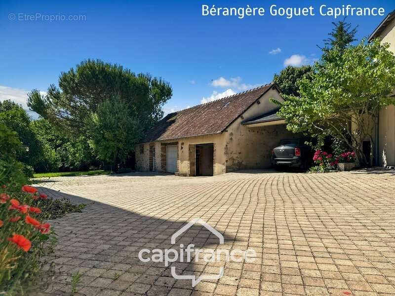 Maison à YVRE-L'EVEQUE