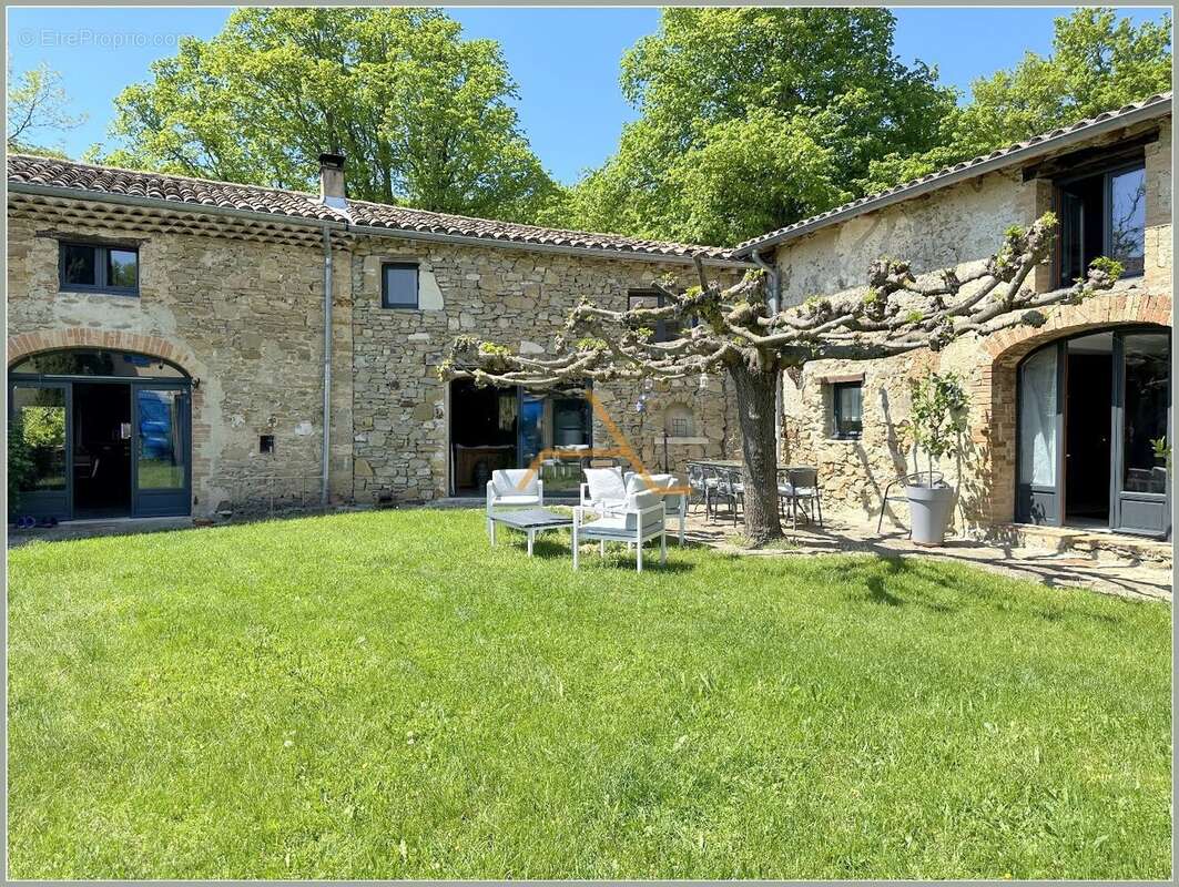 Maison à ROYNAC