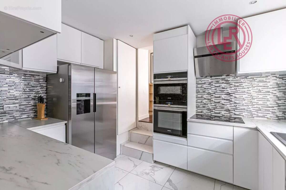 Appartement à PARIS-1E