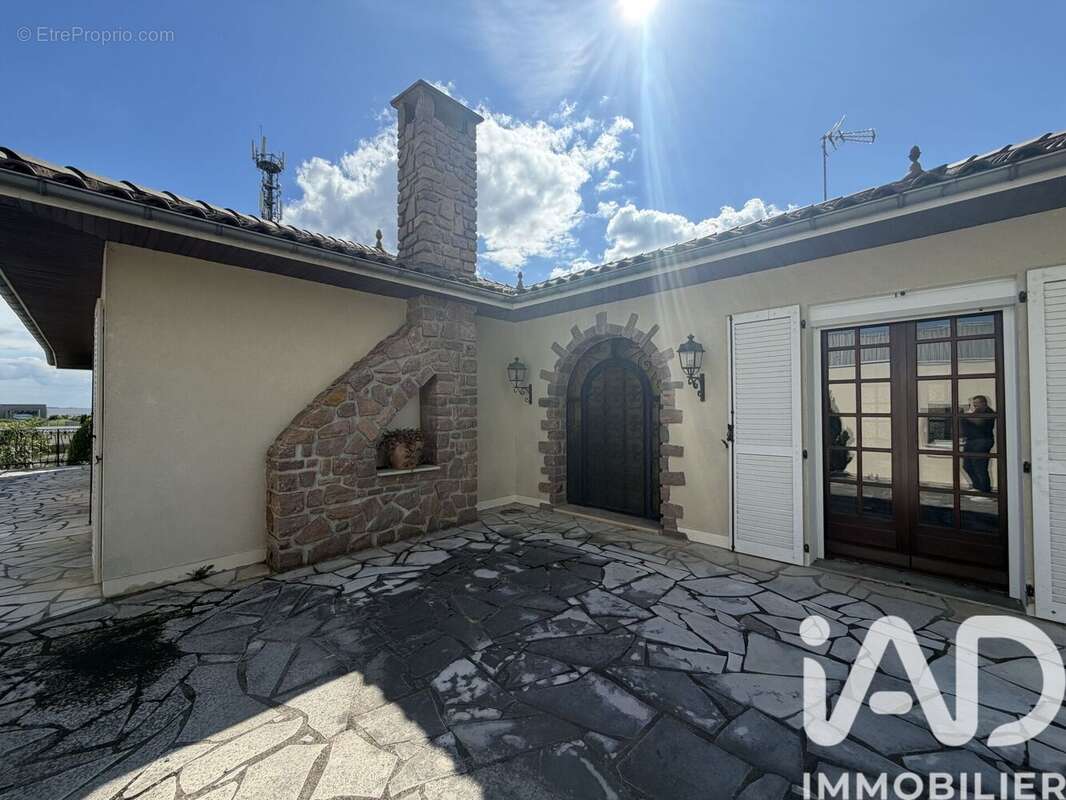 Photo 5 - Maison à CHAMPNIERS