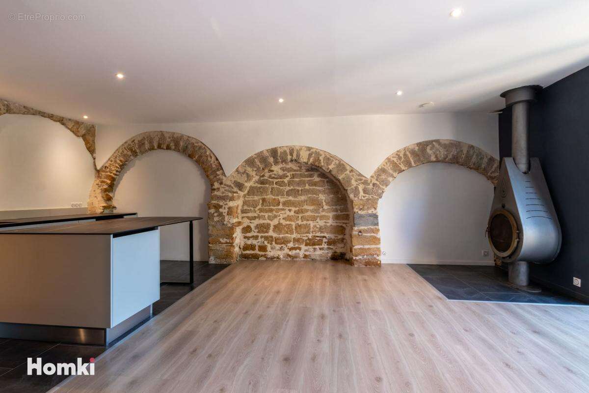 Appartement à COLLONGES-AU-MONT-D'OR