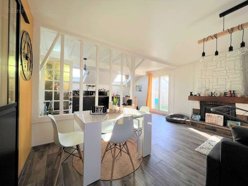 Appartement à COMBS-LA-VILLE