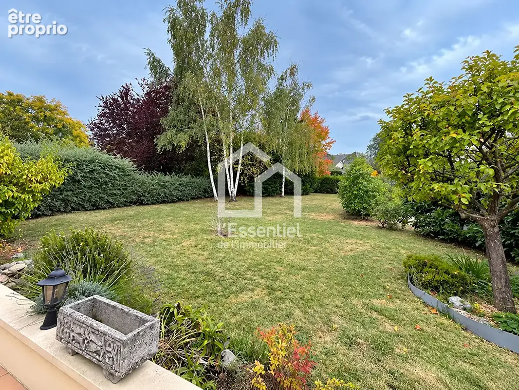 Calme absolu - beaux volumes -  grand jardin - sous-sol total - photo 2