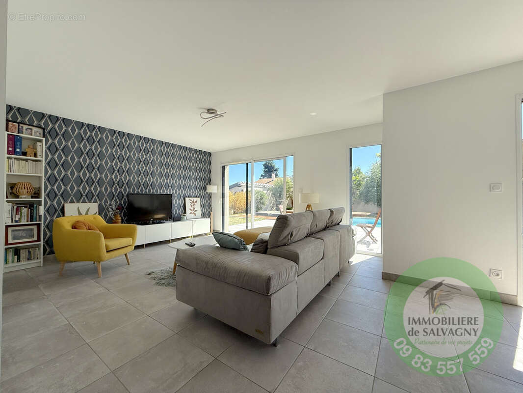 A vendre maison récente avec piscine et spa au calme - photo 4