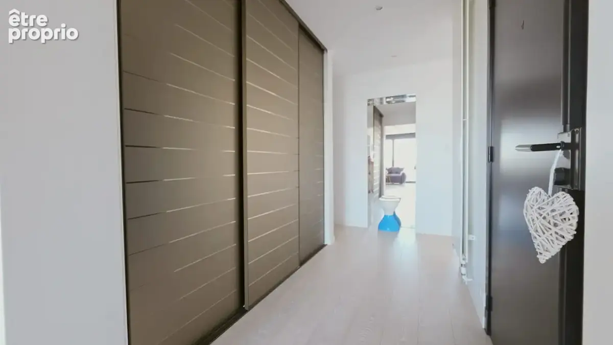 Rennes Aristide Briand - Thabor - Élégant T3 lumineux avec balcon, garage et vue dégagée - photo 7