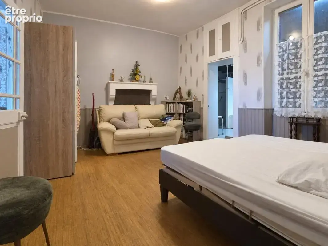  Maison de caractère aux multiples possibilités – Cœur de Saint-Laurent-de-Céris - photo 12