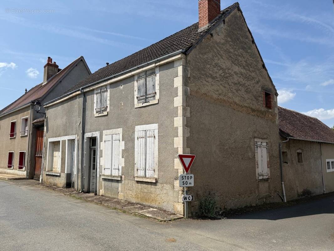 Maison à SAINT-CHARTIER