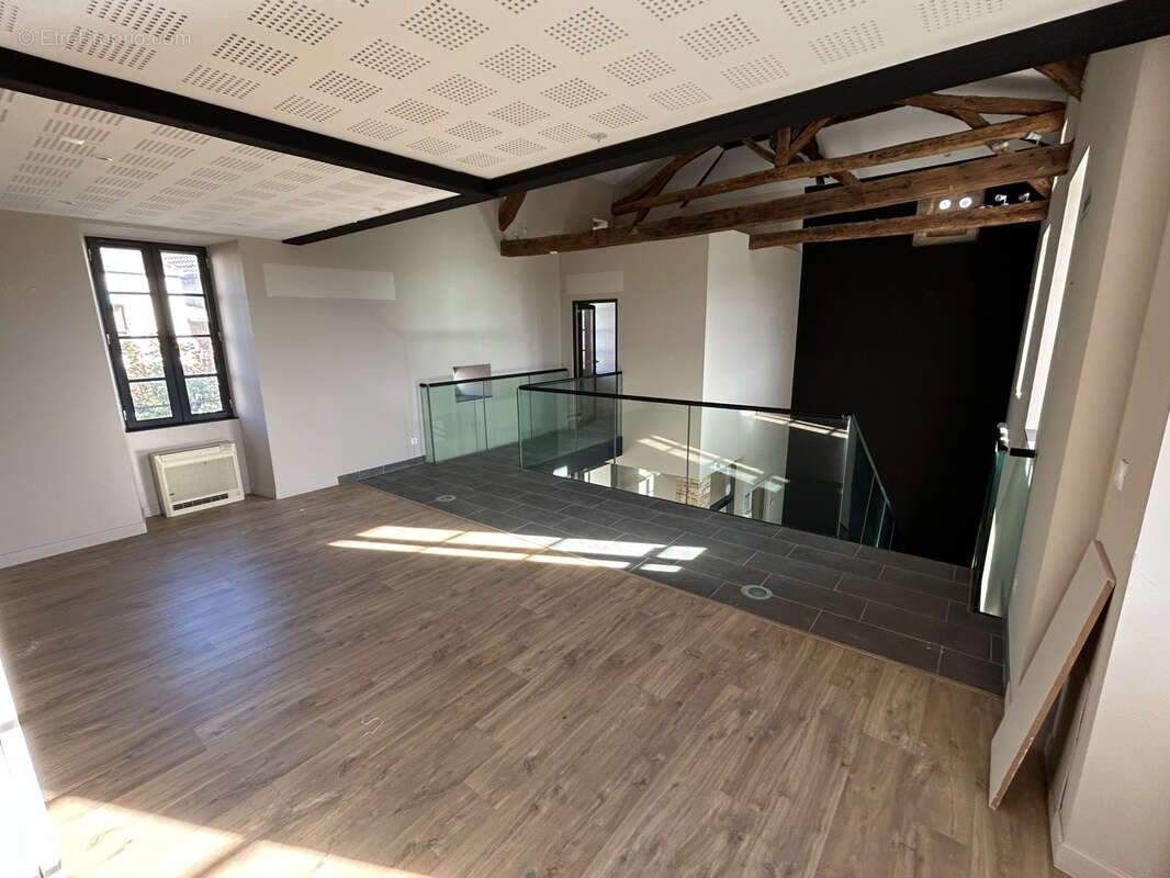 Commerce à PUY-L&#039;EVEQUE