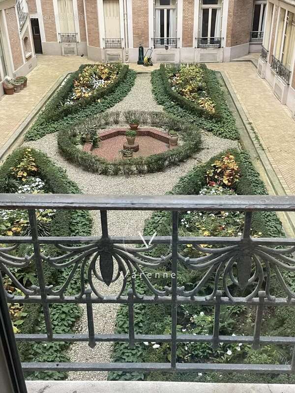 Appartement à PARIS-7E