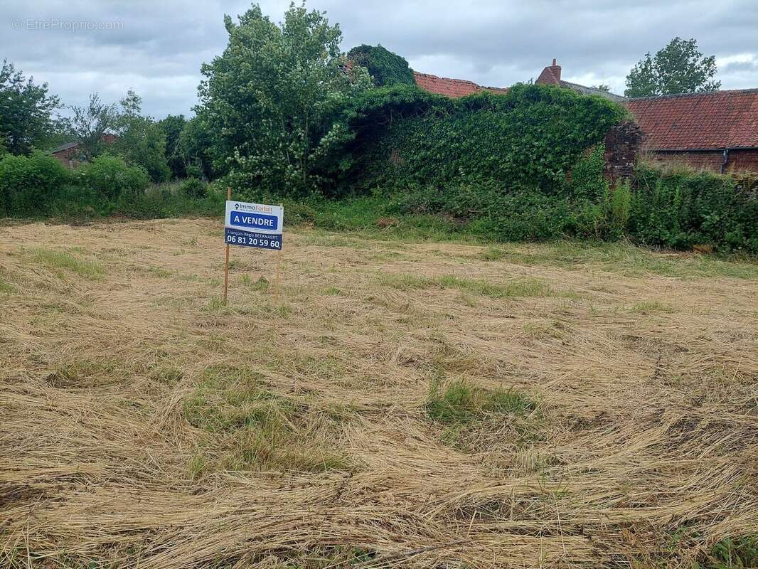 Terrain à DOULLENS