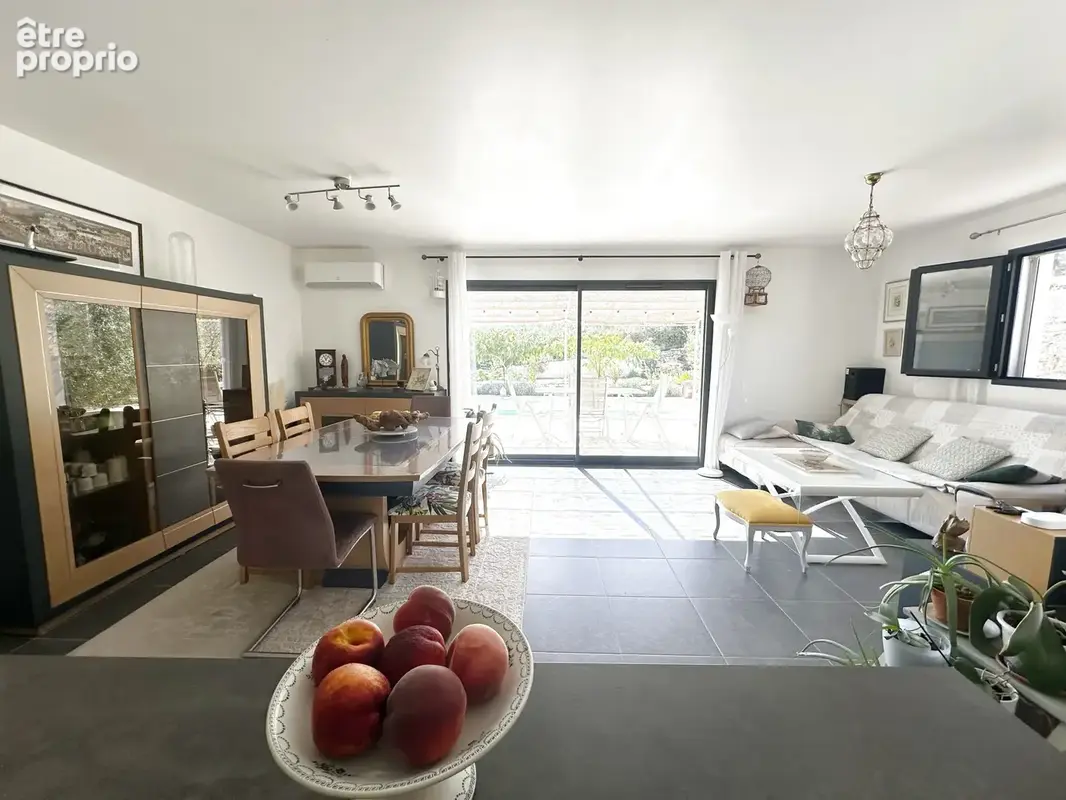 Exclusivité - Carcès - Villa de type 4 + véranda sur 759 2 avec piscine. - photo 9