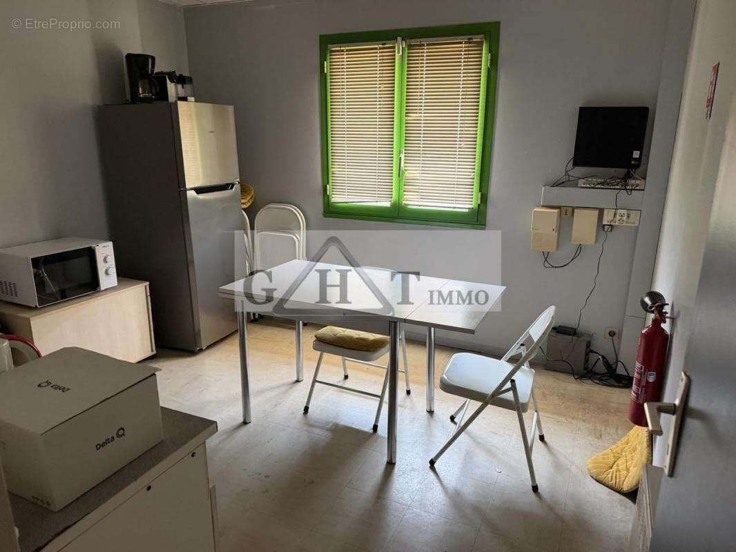 Entrepot 530m2 a vendre le plessis paté - photo 10