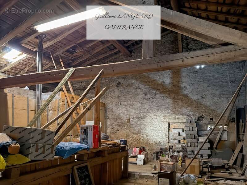 Martignat (01100) - Maison de village en pierres 92 m2, avec dépendances et fort potentiel d'agrandissement - photo 19